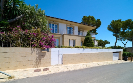 Elegant villa in Costa den Blanes with pool and beautiful sea views in a quiet location