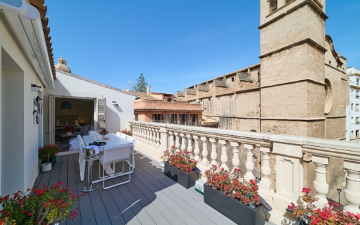 Luxuriöses Stadthaus in Palmas Altstadt mit Dachterrasse und eigenem Pool - Oase der Exklusivität