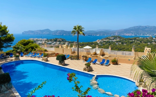 Duplex apartment in Nova Santa Ponsa in prestigious complex with fantastic sea views