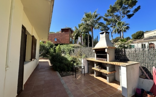 Investment: Bungalow in Santa Ponsa- 50 meters to the sea