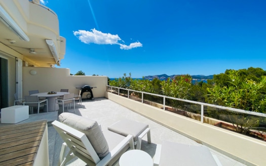 Duplex apartment in Nova Santa Ponsa in prestigious complex with fantastic sea views