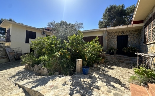 Investment: Bungalow in Santa Ponsa- 50 meters to the sea