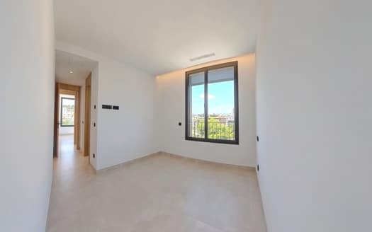 Modernes Penthouse mit eigenem Pool nahe Schloss Bellver in Palma