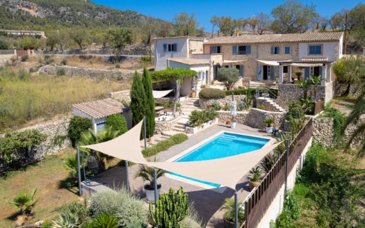 Finca de ensueño en Es Capdella: tranquilidad, lujo y vistas impresionantes en el corazón de Mallorca