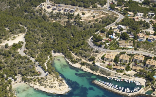 Building plot in Sol de Mallorca in first sea line - building site for a spacious villa