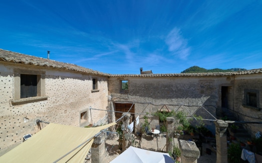 Investment: Historic finca near Andratx with olive mill from the 18th century - fantastic location