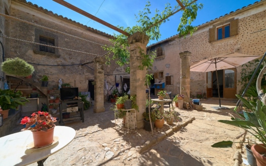 Investment: Historic finca near Andratx with olive mill from the 18th century - fantastic location