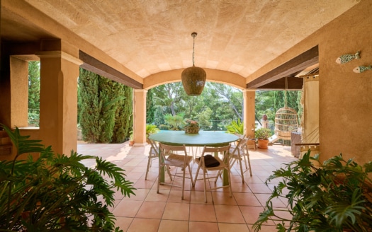 Beautiful villa in Santa Ponsa with private pool and garden in a very quiet location