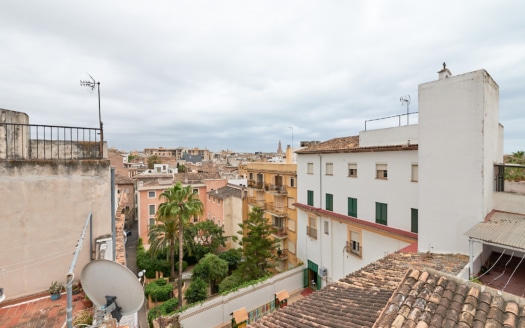 Investment: Historisches Apartment in Palmas Altstadt zum Sanieren