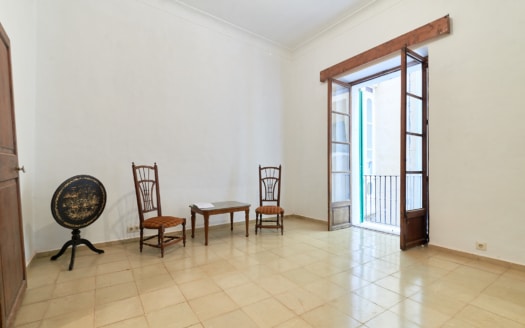 Investment: Historisches Apartment in Palmas Altstadt zum Sanieren