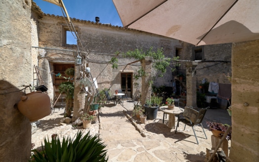 Investment: Historic finca near Andratx with olive mill from the 18th century - fantastic location