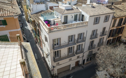 Luxuriöses Stadthaus in Palmas Altstadt mit Dachterrasse und eigenem Pool - Oase der Exklusivität