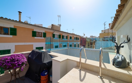 Luxuriöses Stadthaus in Palmas Altstadt mit Dachterrasse und eigenem Pool - Oase der Exklusivität