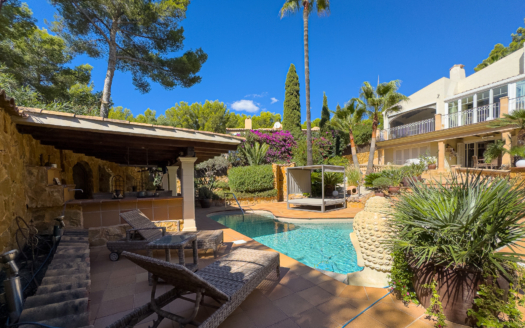 Exclusive: Fantastic villa in Costa de la Calma with pool and beautiful gardens