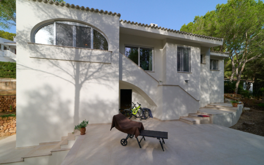 Modernisiertes Chalet in Costa de la Calma in ruhiger Lage am Waldrand