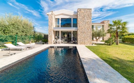 Spektakuläre Villa in Es Capdella mit traumhaftem Blick auf das Tramuntana Gebirge und den Berg Galatzo