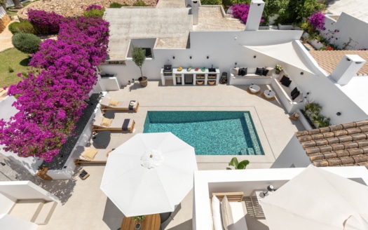 Elegante villa estilo casa de playa con vistas al mar en Sol de Mallorca