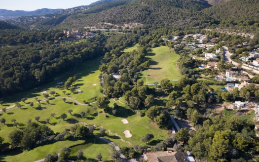 Ático en Bendinat con impresionantes vistas al mar y al campo de golf