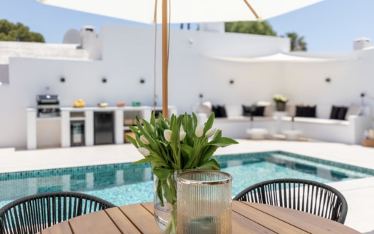 Elegante Villa im Strandhaus-Stil mit Meerblick in Sol de Mallorca