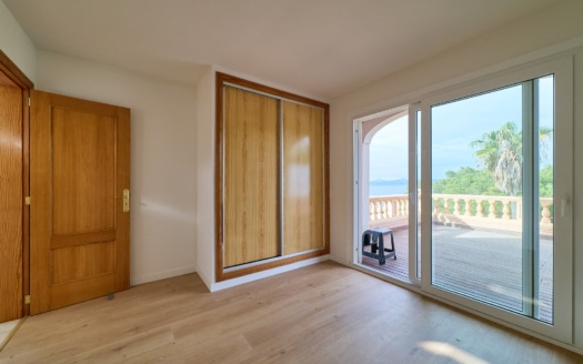 Casa adosada en Bahia Blava con jacuzzi y vistas al mar sobre la bahia de Palma