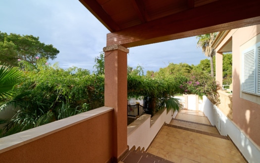 Casa adosada en Bahia Blava con jacuzzi y vistas al mar sobre la bahia de Palma