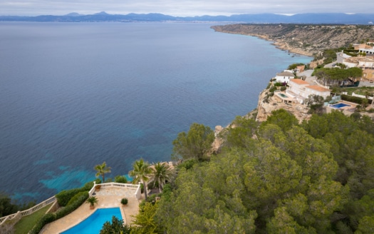 Casa adosada en Bahia Blava con jacuzzi y vistas al mar sobre la bahia de Palma