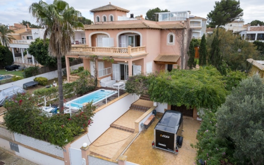 Casa adosada en Bahia Blava con jacuzzi y vistas al mar sobre la bahia de Palma