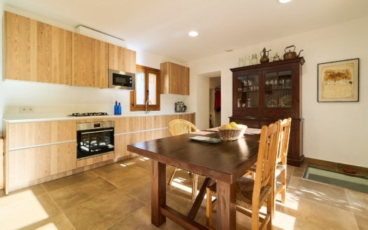 Lovingly renovated mill in Costitx from the 18th century after complete refurbishment