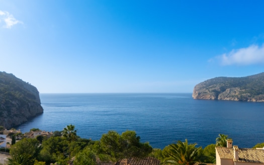 Villa in Camp de Mar mit Pool und Meerblick inkl. Projekt zur Modernisierung