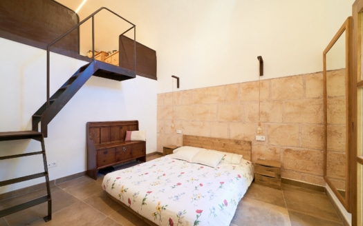 Lovingly renovated mill in Costitx from the 18th century after complete refurbishment
