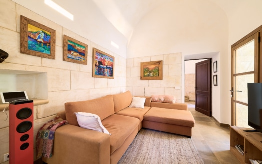 Lovingly renovated mill in Costitx from the 18th century after complete refurbishment