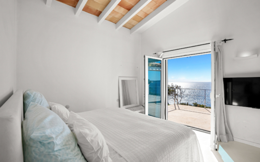 Lujosa villa en primera línea de mar en ubicación de ensueño de La Mola - Port d'Andratx