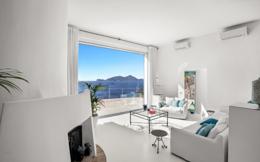 Lujosa villa en primera línea de mar en ubicación de ensueño de La Mola - Port d'Andratx