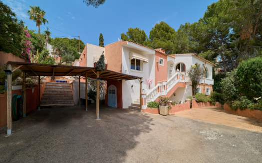 Chalet in der Costa de la Calma mit Meerblick, Pool und Einliegerwohnung zur Sanierung