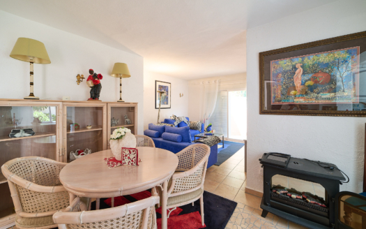 Chalet in der Costa de la Calma mit Meerblick, Pool und Einliegerwohnung zur Sanierung