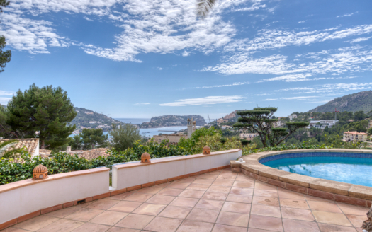 Villa en Port Andratx con vistas al mar en una ubicación privilegiada como inversión