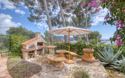 Villa en Port Andratx con vistas al mar en una ubicación privilegiada como inversión