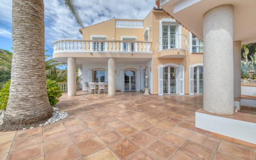 Villa en Port Andratx con vistas al mar en una ubicación privilegiada como inversión