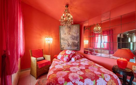 Chalet in der Costa de la Calma mit Meerblick, Pool und Einliegerwohnung zur Sanierung