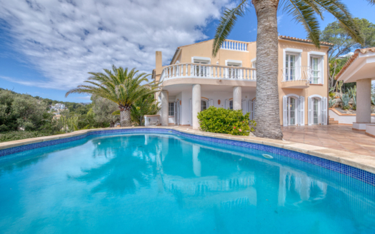 Villa in Port Andratx with sea views in a top location as an investment