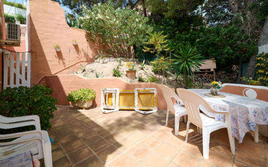 Chalet in der Costa de la Calma mit Meerblick, Pool und Einliegerwohnung zur Sanierung
