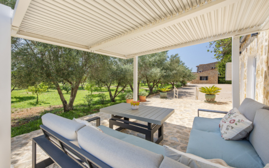 Finca mit Gästehäusern und Panoramablick bei Binissalem