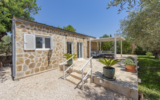 Finca mit Gästehäusern und Panoramablick bei Binissalem