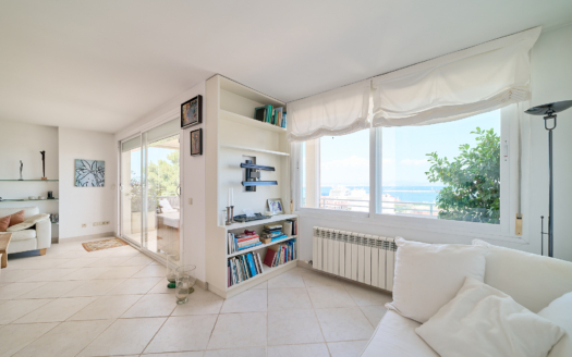 Ático en Palma con vistas al mar y al puerto y una fantástica terraza de 360° en la azotea