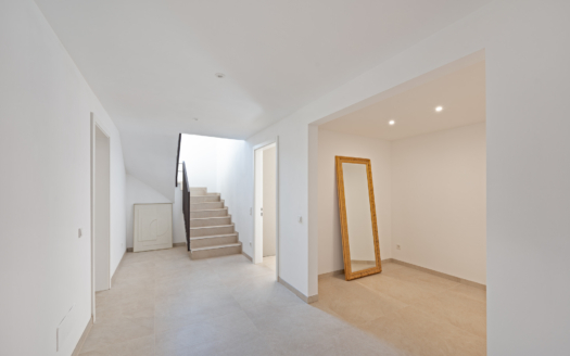 Exklusive Neubau-Finca in Santa Maria del Camí mit Pool und viel Charme