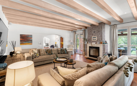 Finca en Camp de Mar con piscina y 3 parcelas adicionales