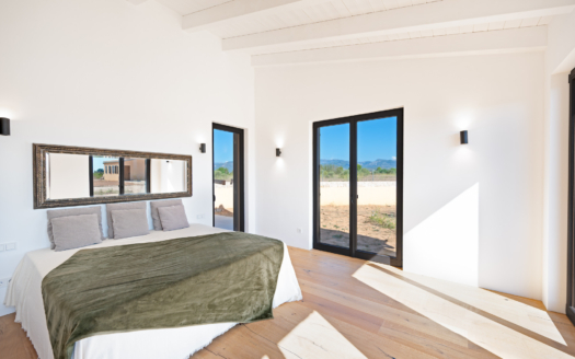 Exklusive Neubau-Finca in Santa Maria del Camí mit Pool und viel Charme