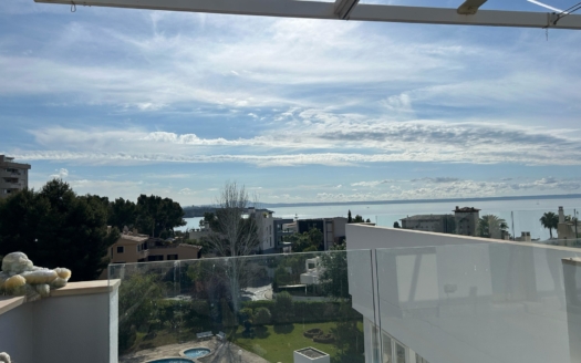 Penthouse in ruhiger Gegend in Cas Catala mit sagenhaftem Meerblick
