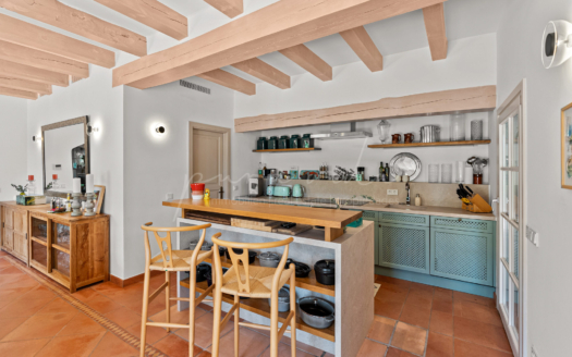 Finca en Camp de Mar con piscina y 3 parcelas adicionales