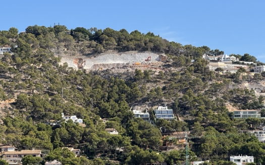 Plot with building permit and project in Puerto de Andratx - start of construction immediately